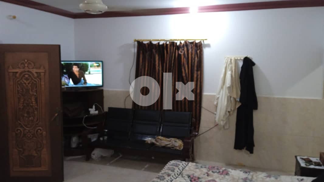 One bed room hall bathroom kitchen and hall for rent with front yard . 3