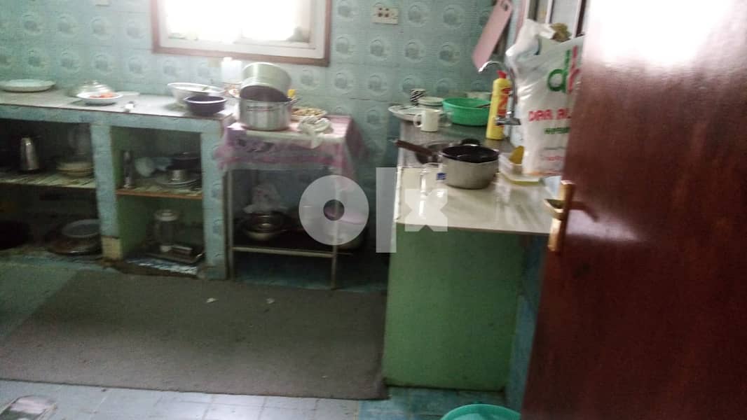 One bed room hall bathroom kitchen and hall for rent with front yard . 4