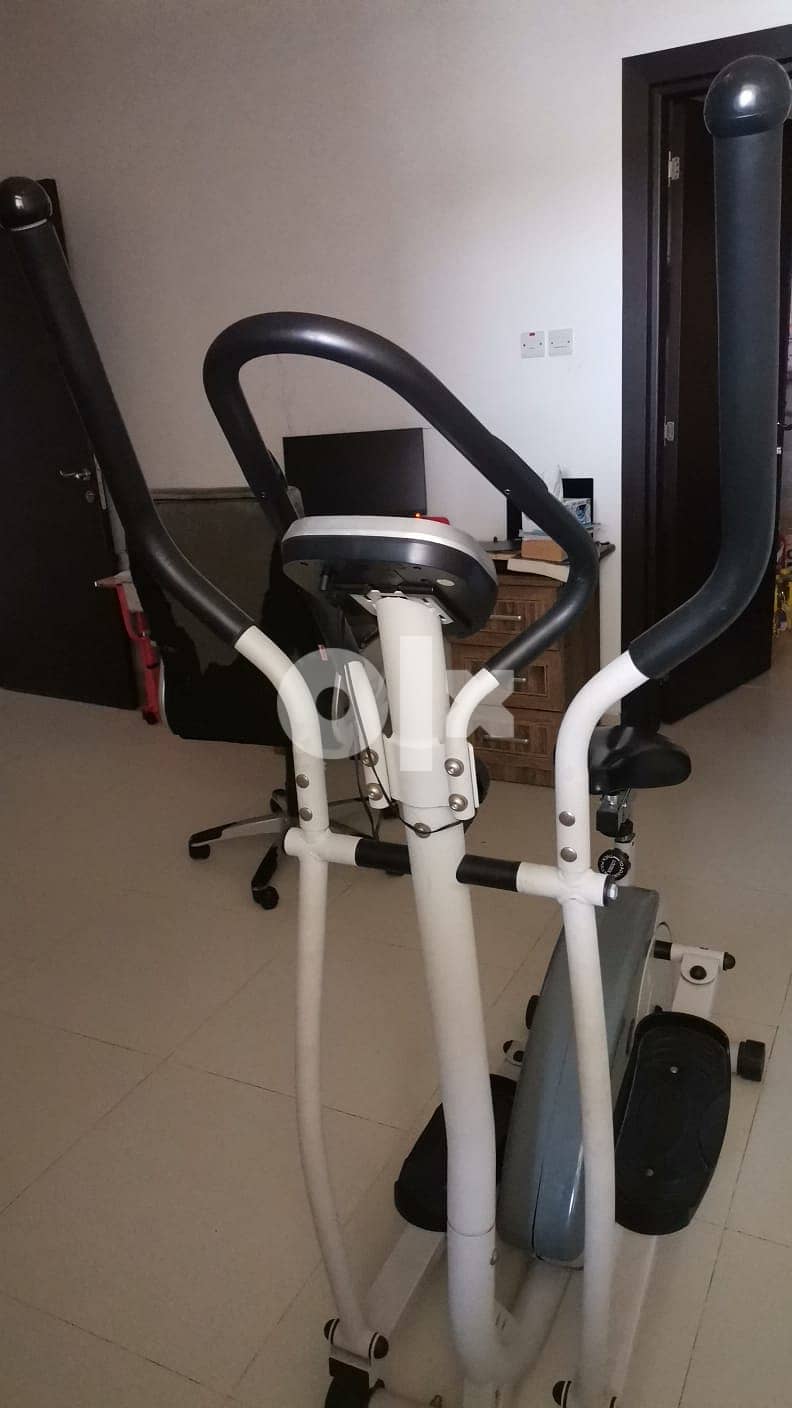 Elliptical Trainer Exercise Machine 2