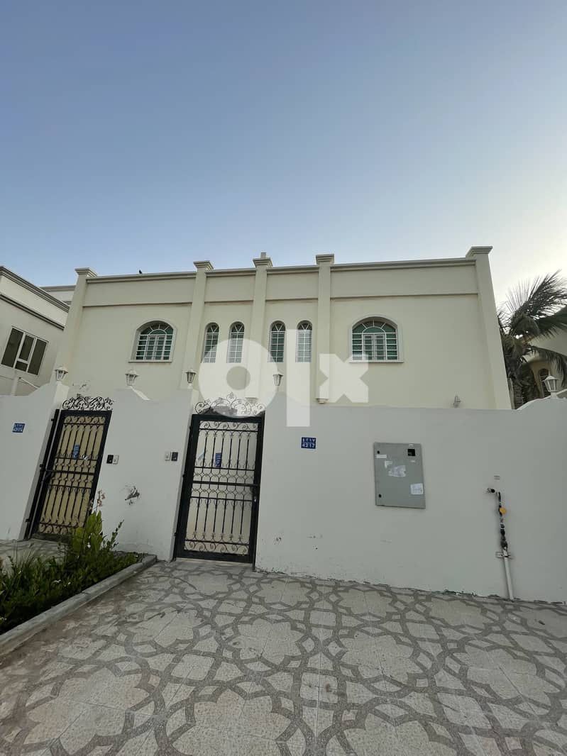 Mawalh North Huge Villa for rent 0