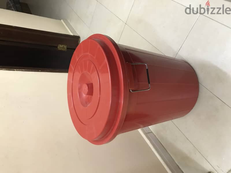 Plastic drum with lid 1