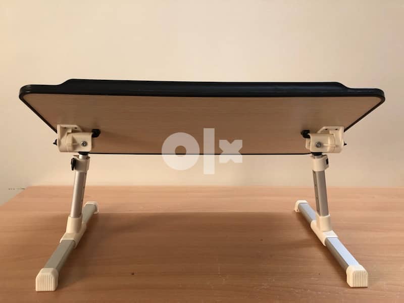 Adjustable laptop stand 0