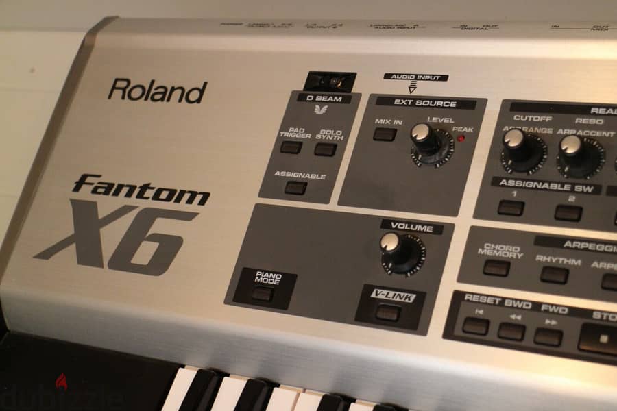 Roland Fantom-X6 Keyboard 0