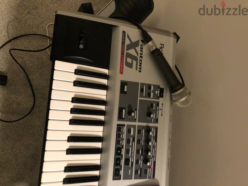 Roland Fantom-X6 Keyboard 1