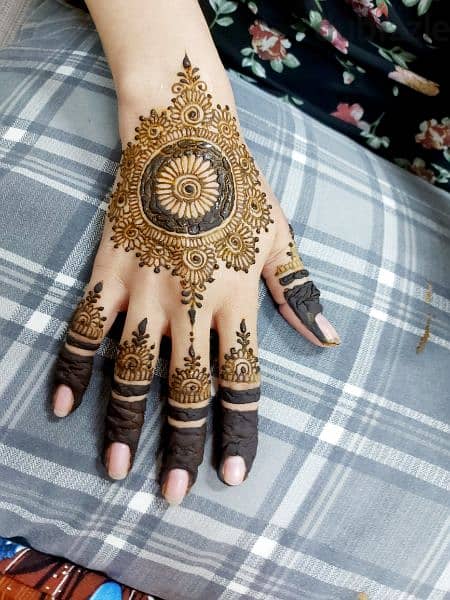 henna Designer for home service 1