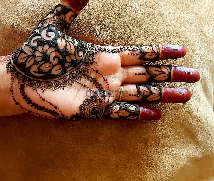 henna Designer for home service 4