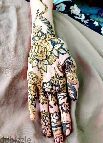henna Designer for home service 5
