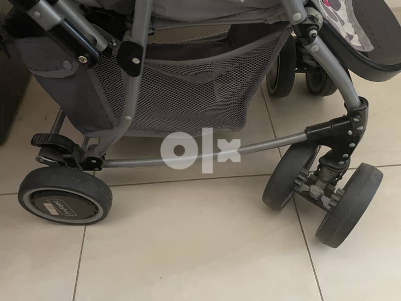 stroller less use baby Hug brand with rocking feature 2