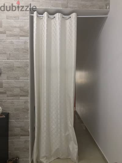 very good condition curtain ستارة ممتازة