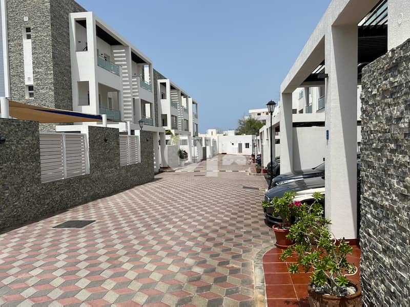 Hilghly recommended 5+1bhk twin villas compound at madinat Illam 19