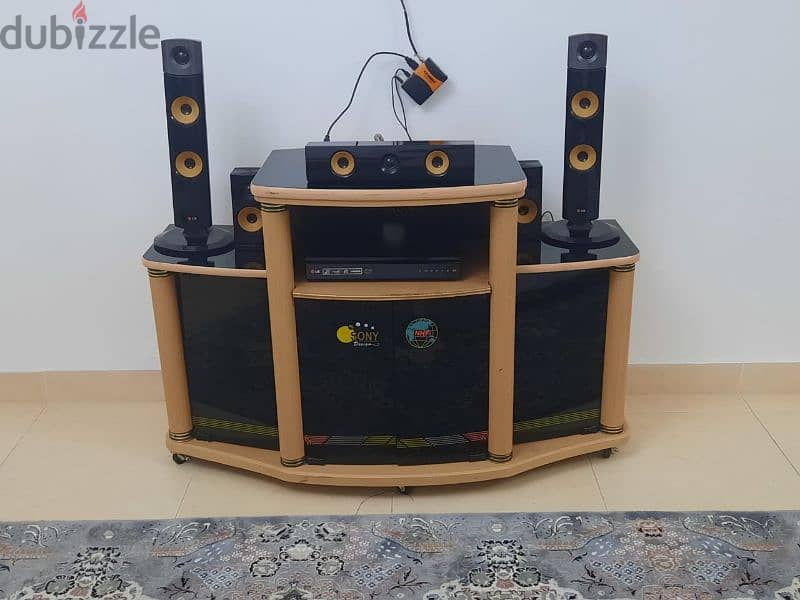 LG speaker with table 1
