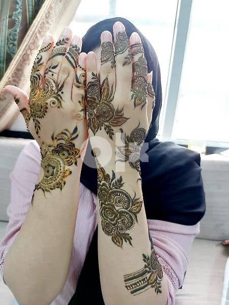 beautiful henna Designer in oman 6