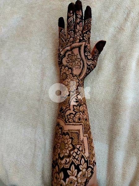 beautiful henna Designer in oman 9