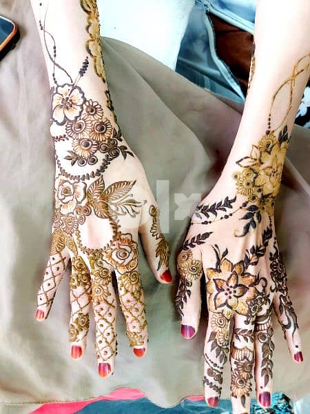 beautiful henna Designer in oman 11