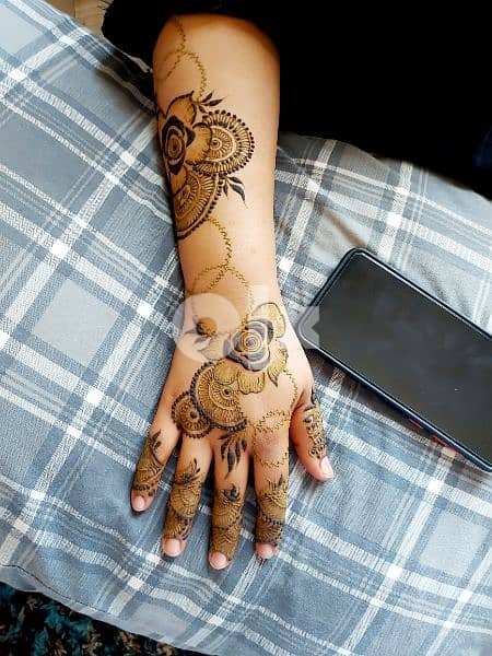 beautiful henna Designer in oman 13