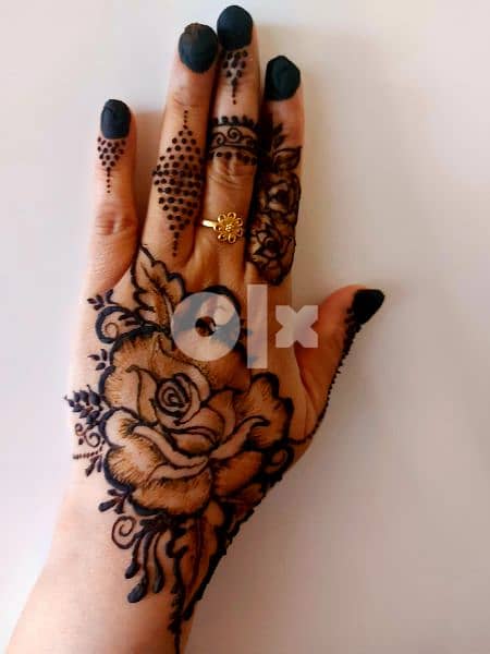 beautiful henna Designer in oman 15