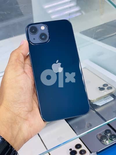 iPhone 13-256 GB Apple warranty Amazing condition phone