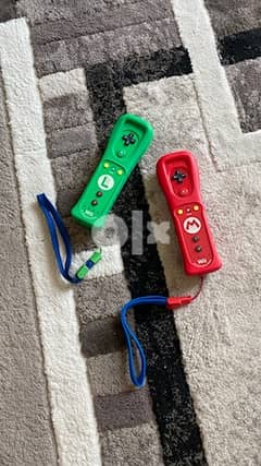 Mario + Luigi Wii Contollers (Super Rare) 0