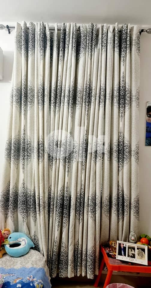 2 pieces curtain with rod from home centre -140x 280 cm 1