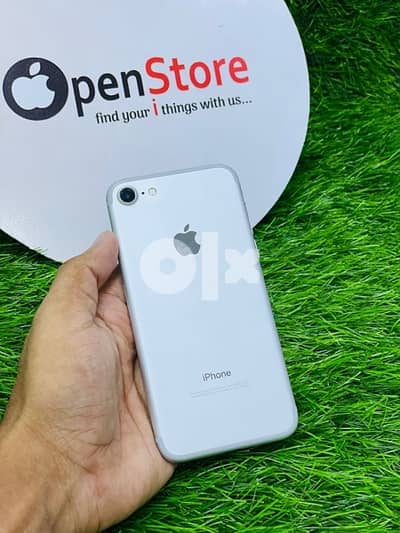 iPhone 7-128 GB Awesome device available in open store