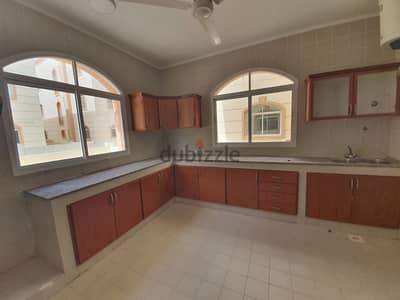 Nice villa in Sur AL hadid Near the beach 7 bed room good price