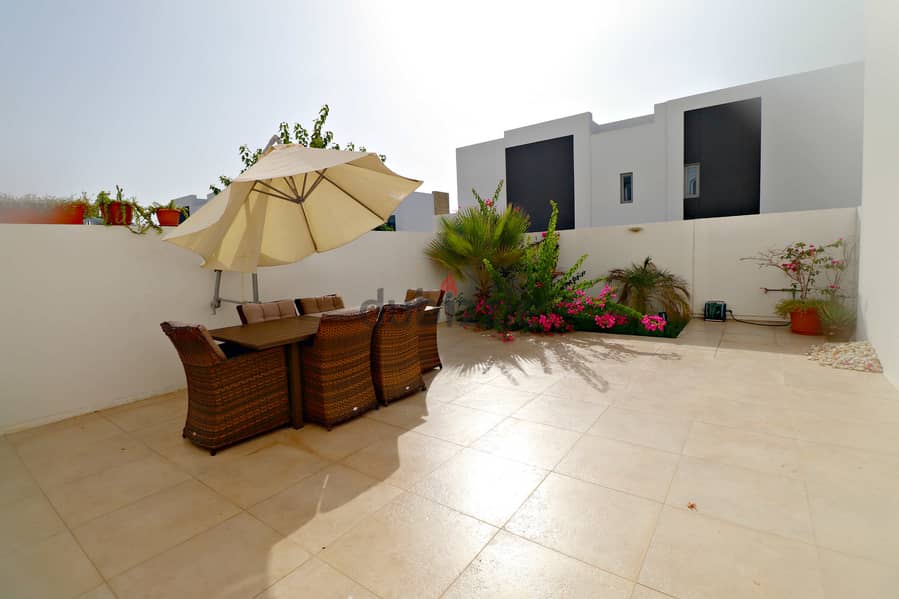 Beautiful Mamara 3 bedroom townhouse for sale in Al Mouj 12